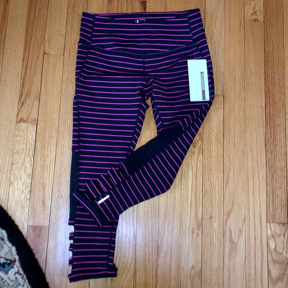 Mondetta Training Capri Leggings NWT